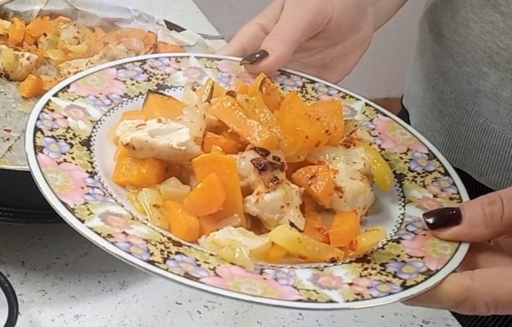 Pileći file sa&nbsp;povrćem